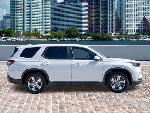 Certified 2025 Honda Pilot EX-L image 4