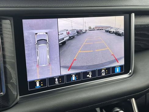 Used 2021 GMC Yukon Denali w/ Denali Premium Package image 34