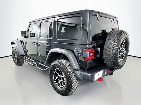Used 2025 Jeep Wrangler Unlimited Rubicon w/ Convenience Group AWD/4WD image 7