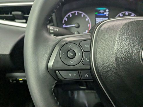 Used 2025 Toyota Corolla SE image 11
