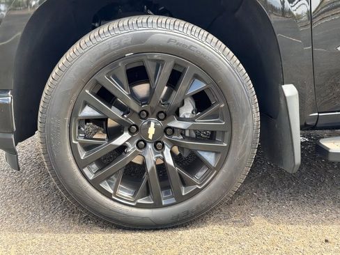 Used 2019 Chevrolet Silverado 1500 High Country w/ Technology Package AWD/4WD image 10