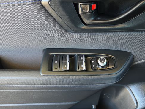 Used 2025 Subaru Forester Premium AWD/4WD image 11