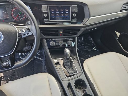 Used 2020 Volkswagen Jetta R-Line FWD image 19