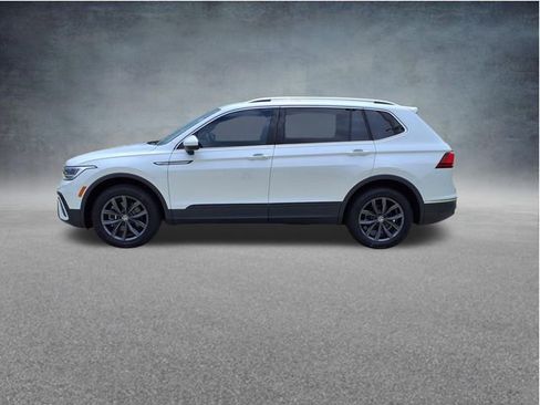 Used 2023 Volkswagen Tiguan SE FWD image 5