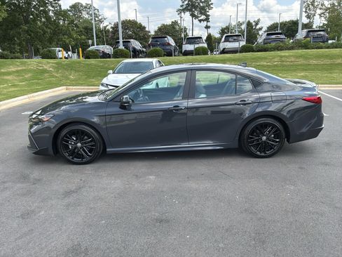 Used 2026 Toyota Camry SE FWD image 18