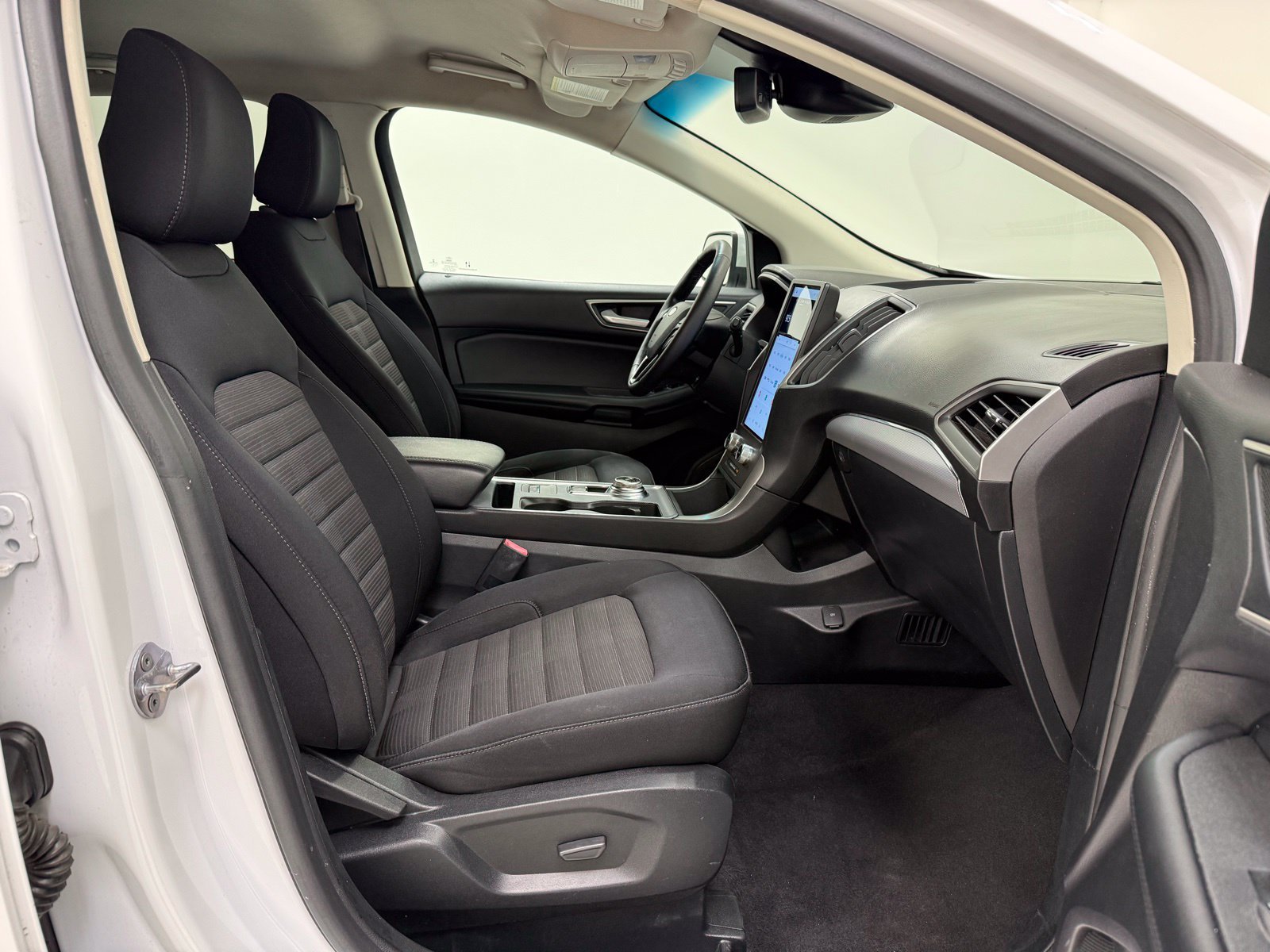 Used 2021 Ford Edge SEL FWD image 25