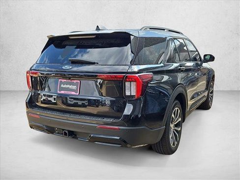 New 2026 Ford Explorer ST-Line RWD image 2