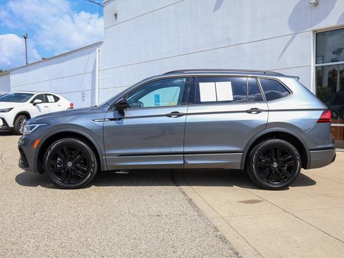 Used 2022 Volkswagen Tiguan SE R-Line AWD/4WD image 2