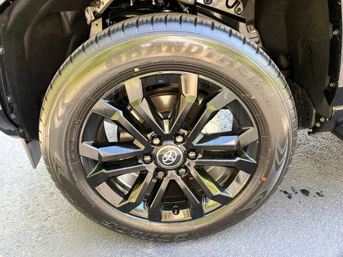 New 2026 Toyota 4Runner 4WD image 25