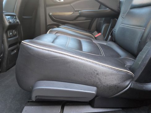 Used 2019 GMC Acadia Denali image 22