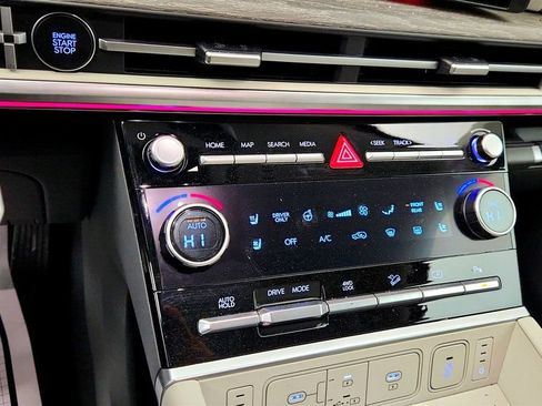 Used 2025 Hyundai Santa Fe Calligraphy image 15