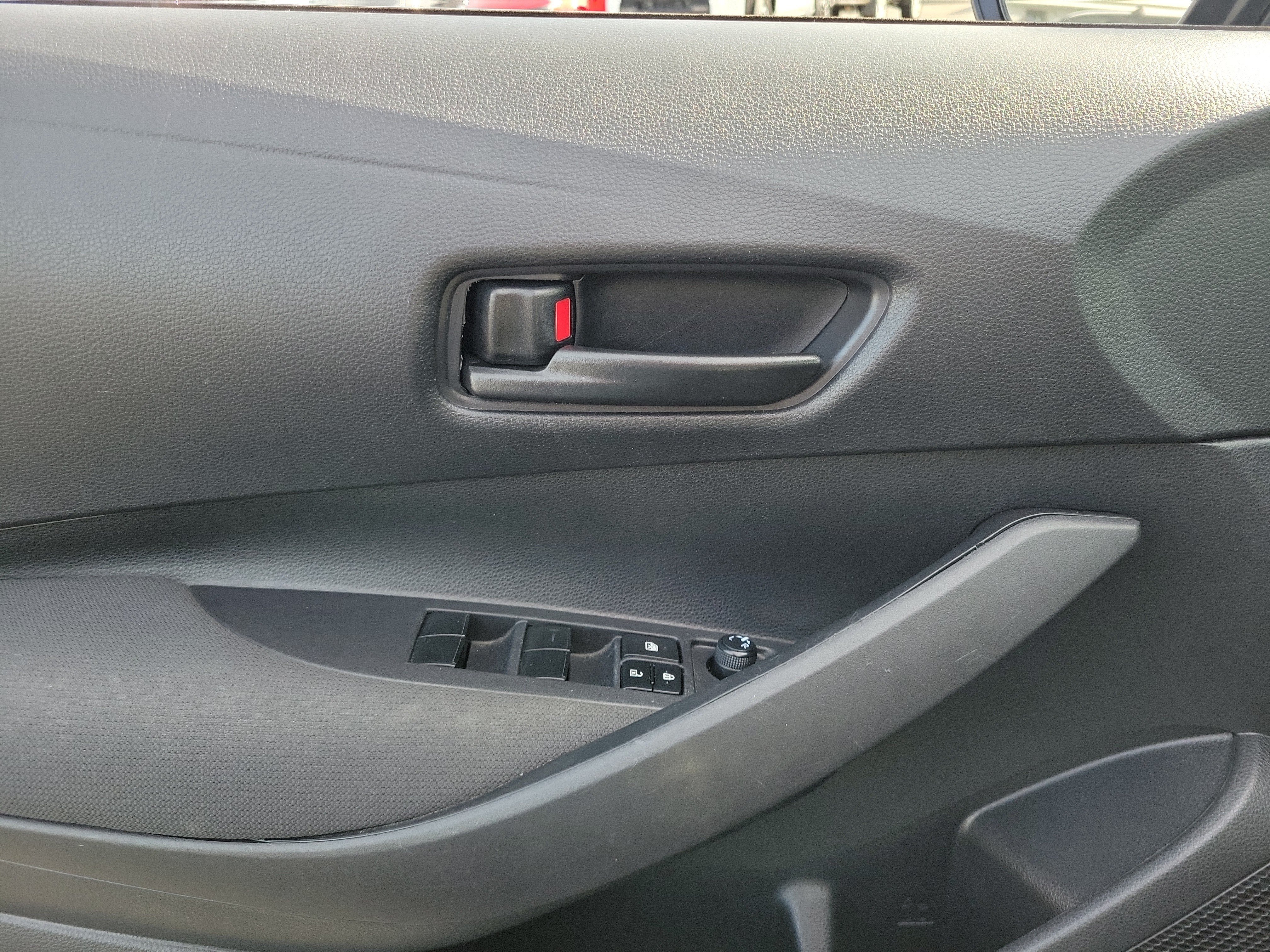 Used 2024 Toyota Corolla LE FWD image 17