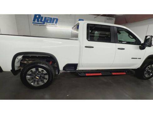 Used 2024 Chevrolet Silverado 2500 Custom w/ Custom Value Package AWD/4WD image 9