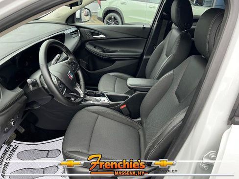 Used 2025 Buick Encore GX Preferred AWD/4WD image 29