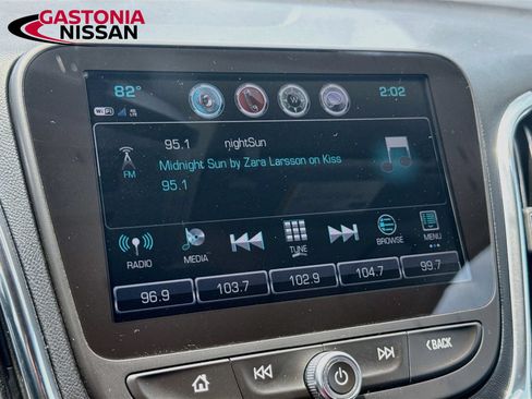 Used 2018 Chevrolet Equinox LT w/ Sun & Infotainment Package FWD image 18