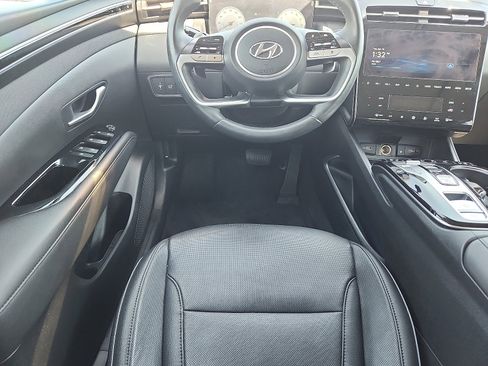 Certified 2023 Hyundai Tucson Limited AWD/4WD image 10