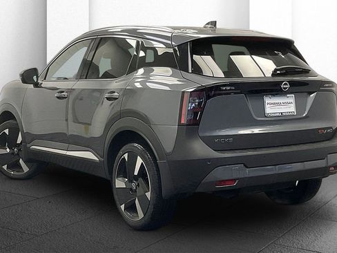 Certified 2025 Nissan Kicks SR image 9