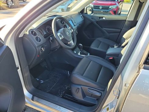 Used 2017 Volkswagen Tiguan S FWD image 15