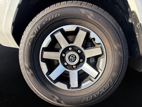 Used 2023 Toyota 4Runner TRD Off-Road Premium AWD/4WD image 9