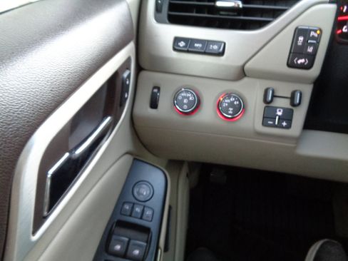 Used 2015 GMC Yukon Denali w/ Touring Package image 26