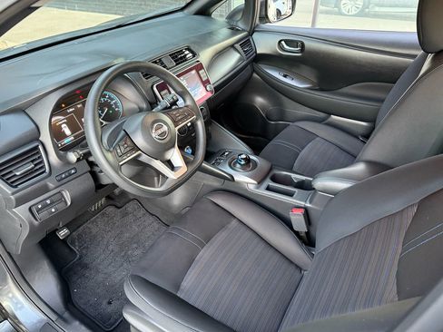 Used 2023 Nissan Leaf S image 3