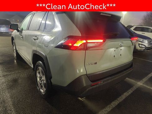 Used 2022 Toyota RAV4 XLE w/ Convenience Package image 4