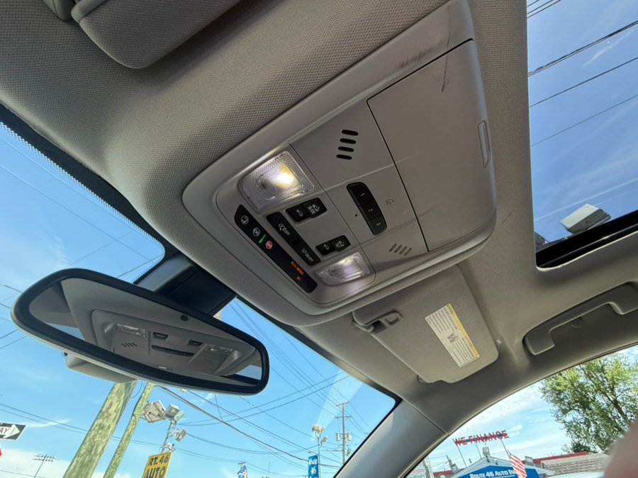Used 2019 GMC Acadia SLT AWD/4WD image 16