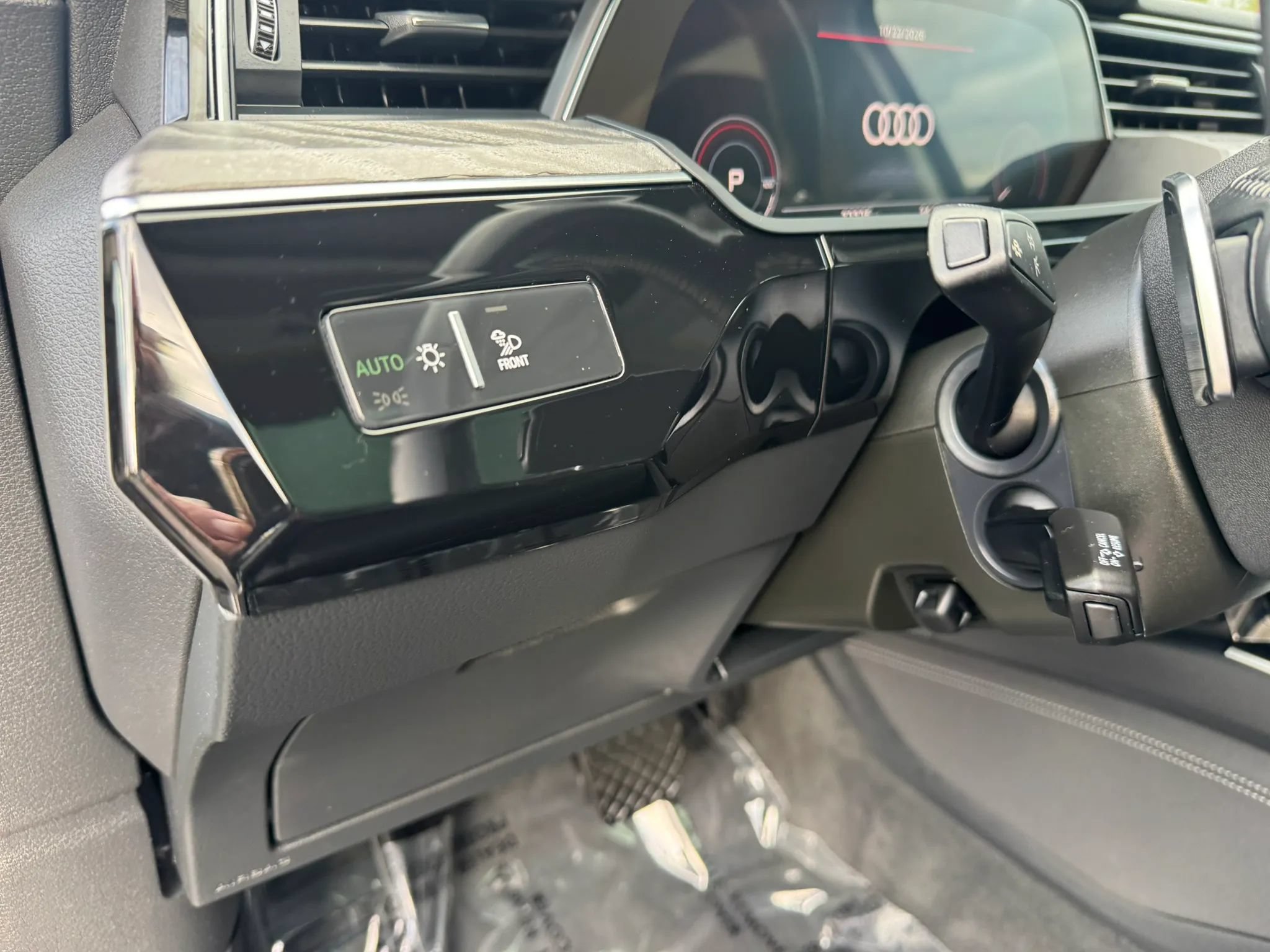 Used 2021 Audi e-tron Premium Plus w/ Premium Plus Package AWD/4WD image 33