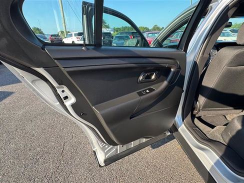 Used 2015 Ford Taurus Police Interceptor AWD image 31