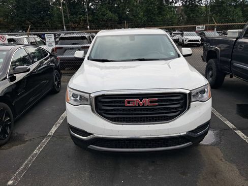 Used 2019 GMC Acadia SLE w/ LPO, Floor Liner Package FWD image 5