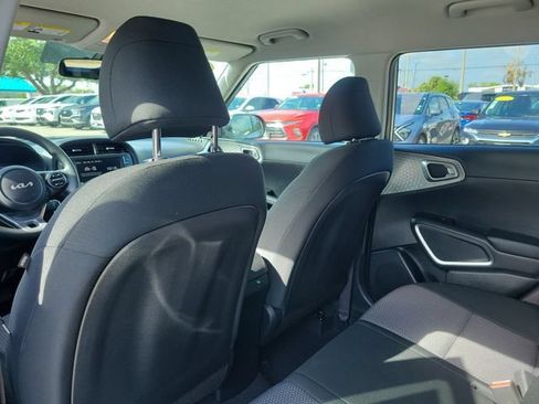Used 2025 Kia Soul LX FWD image 13