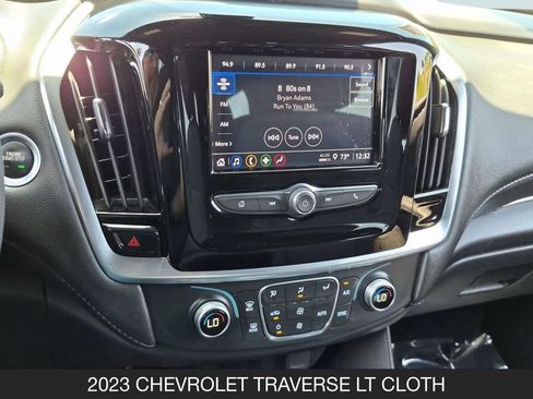 Used 2023 Chevrolet Traverse LT FWD image 26