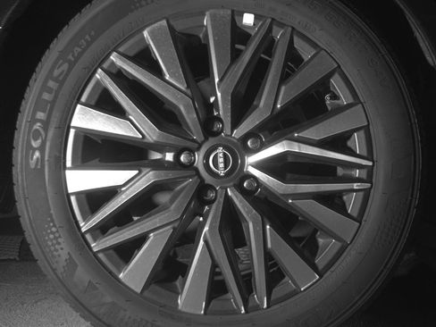 Used 2025 Nissan Altima 2.5 SV FWD image 15