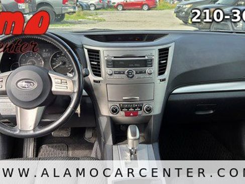Used 2011 Subaru Outback 2.5i Premium AWD/4WD image 32