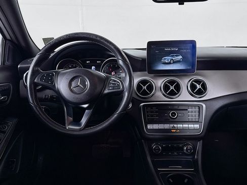 Used 2018 Mercedes-Benz GLA 250 4MATIC image 10