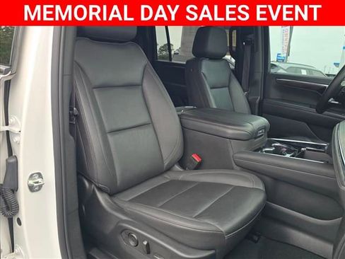 Certified 2025 Chevrolet Suburban Z71 AWD/4WD image 14