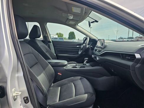 Used 2019 Nissan Altima 2.5 S FWD image 11