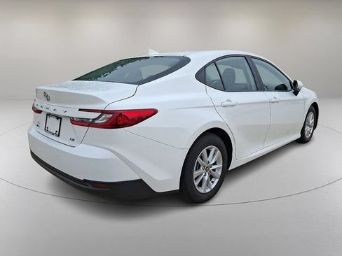Used 2025 Toyota Camry LE FWD image 11
