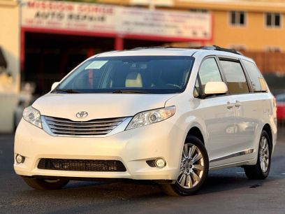 Used 2012 Toyota Sienna Limited w/ Premium Pkg