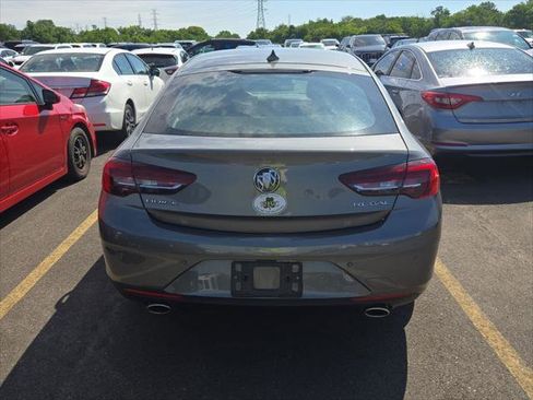 Used 2018 Buick Regal Preferred w/ Driver Confidence Package #1 FWD image 17