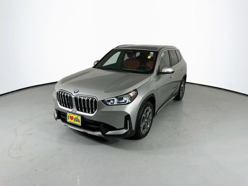 Used 2025 BMW X1 xDrive28i AWD/4WD image 5
