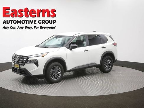 Used 2024 Nissan Rogue S AWD/4WD image 57