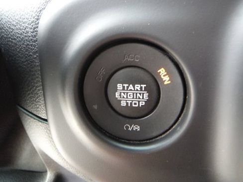 Used 2021 Jeep Wrangler Unlimited Rubicon w/ Dual Top Group AWD/4WD image 21
