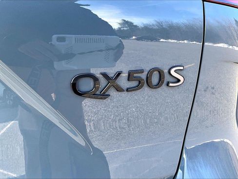 Used 2024 INFINITI QX50 Sport image 8