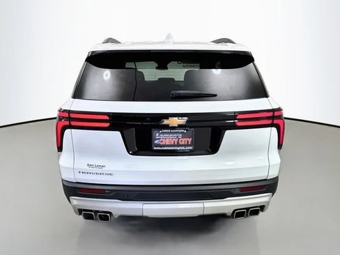 Used 2025 Chevrolet Traverse LT w/ LPO, Floor Liner Package FWD image 6