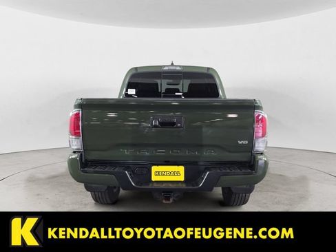 Used 2021 Toyota Tacoma TRD Sport AWD/4WD image 4