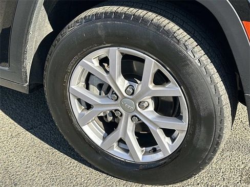 Certified 2022 Jeep Grand Cherokee Limited image 7