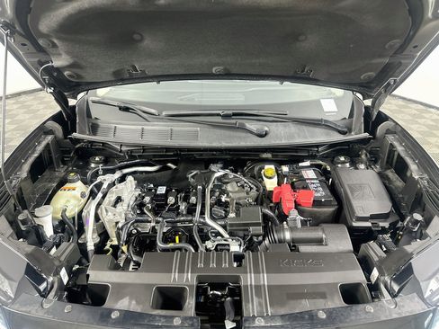 Used 2025 Nissan Kicks SR FWD image 33