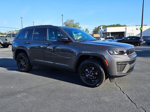New 2026 Jeep Grand Cherokee Altitude image 1