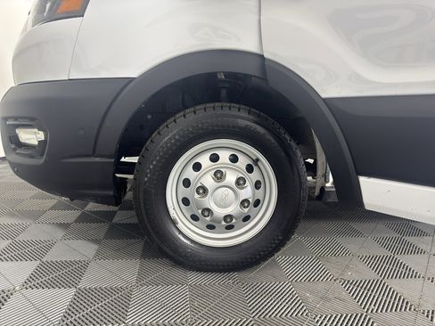 Used 2023 Ford Transit 250 Low Roof AWD image 12